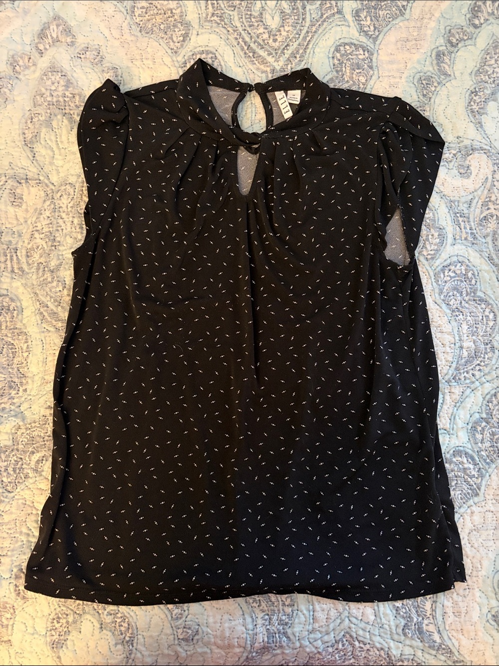 Elle Women's Black Printed Keyhole Cap-Sleeve Top